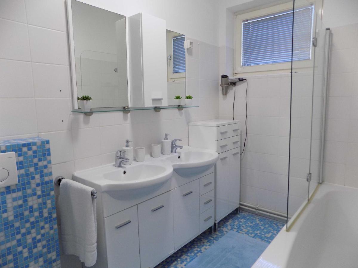 Apartman Borna Vrbnik  Eksteriør billede